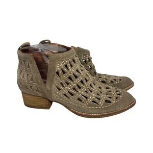 JEFFREY CAMPBELL WOMEN'S TAGGART LATTICE CUTOUT TAN ANKLE BOOTIES SIZE 7